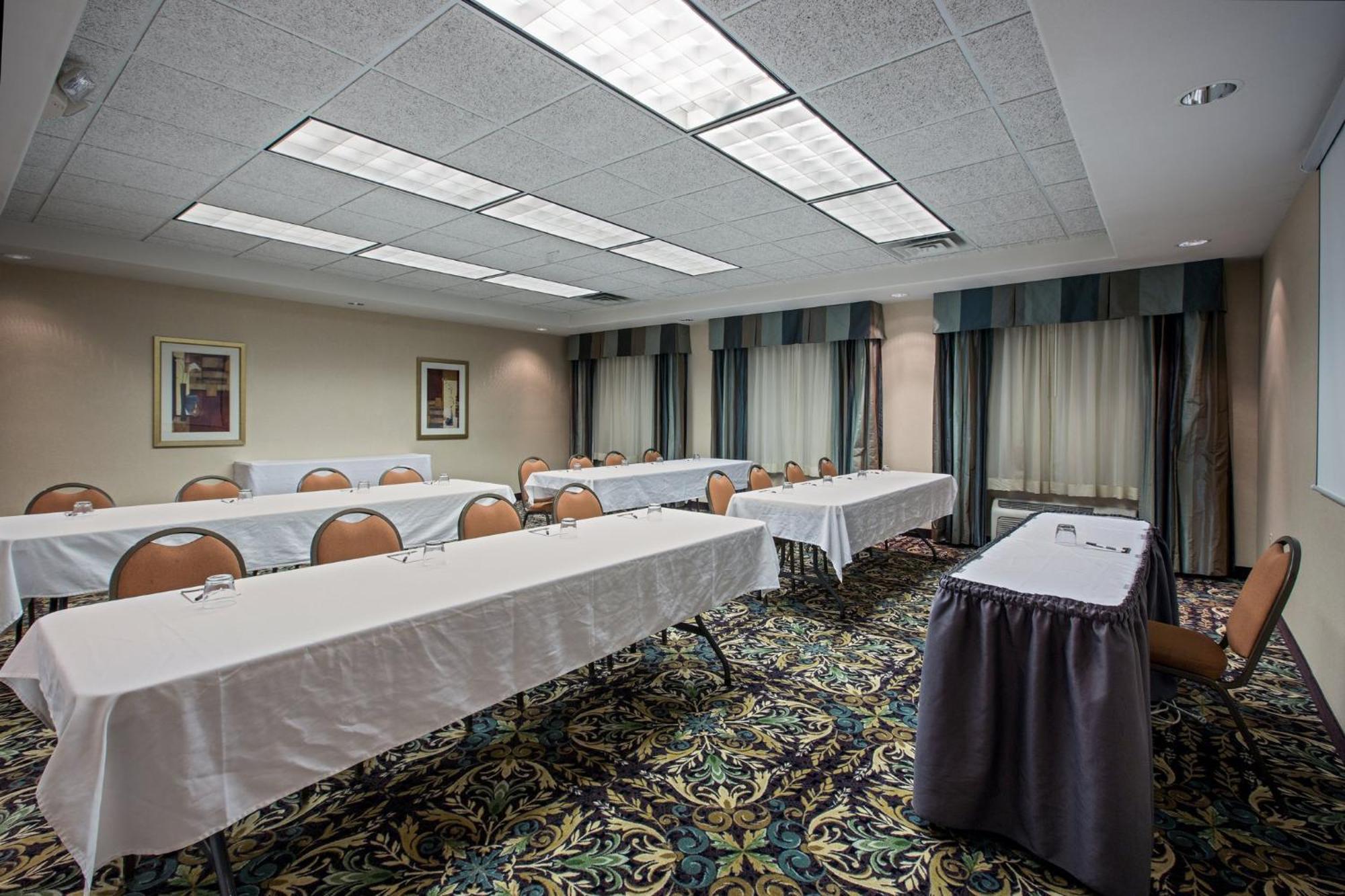 Staybridge Suites Rockford By Ihg Zewnętrze zdjęcie