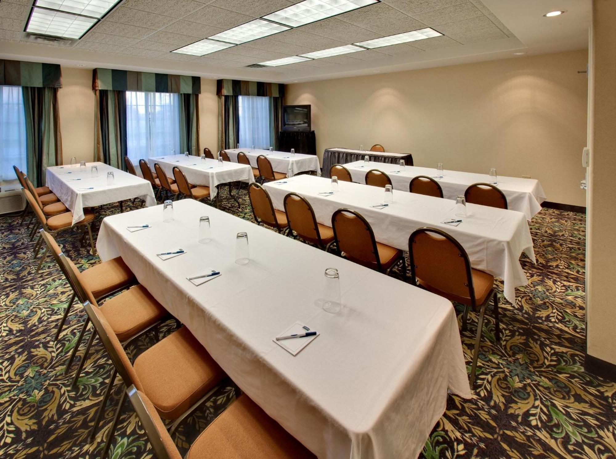 Staybridge Suites Rockford By Ihg Zewnętrze zdjęcie