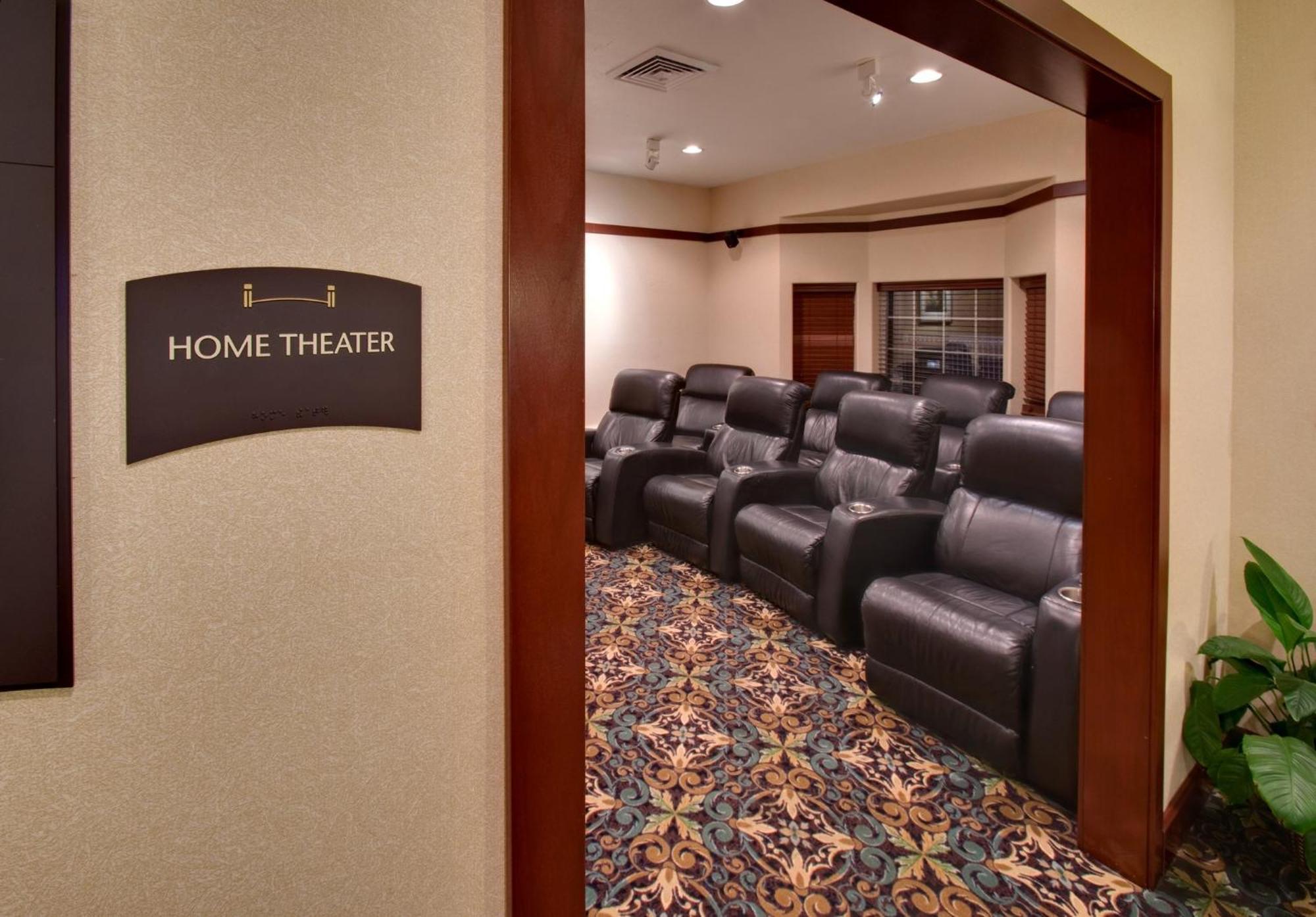 Staybridge Suites Rockford By Ihg Zewnętrze zdjęcie