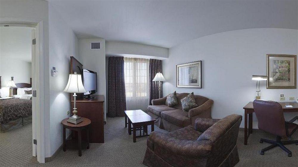 Staybridge Suites Rockford By Ihg Zewnętrze zdjęcie