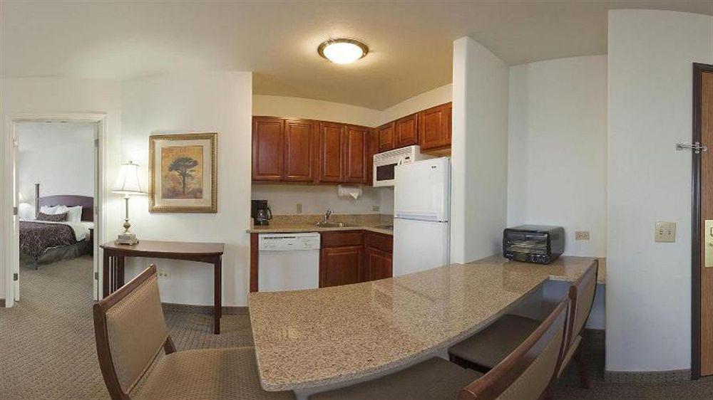 Staybridge Suites Rockford By Ihg Zewnętrze zdjęcie
